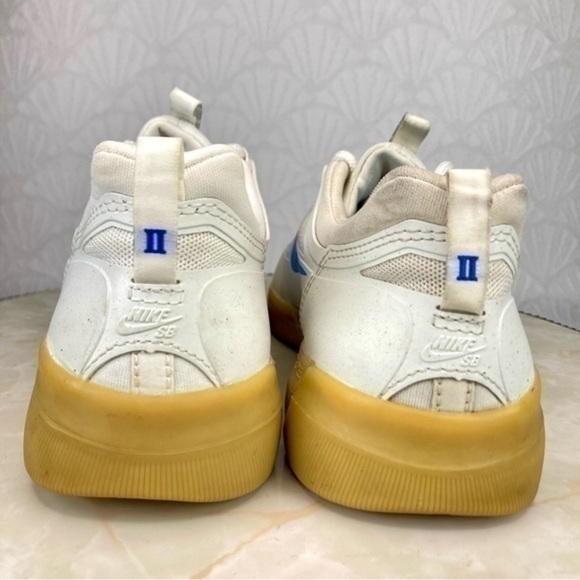 Nike SB Nyjah Free 2 Sneakers Womens Size 8 White Blue Gum Soles Athletic Shoes - Picture 7 of 9